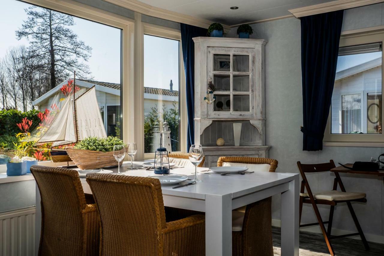 Chaletparc Krabbenkreek Zeeland - Chalet 50 Sint Annaland Zewnętrze zdjęcie