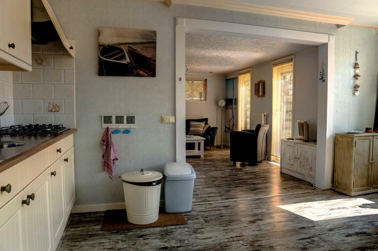 Chaletparc Krabbenkreek Zeeland - Chalet 50 Sint Annaland Zewnętrze zdjęcie