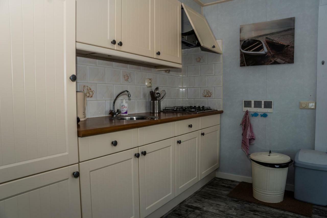 Chaletparc Krabbenkreek Zeeland - Chalet 50 Sint Annaland Zewnętrze zdjęcie